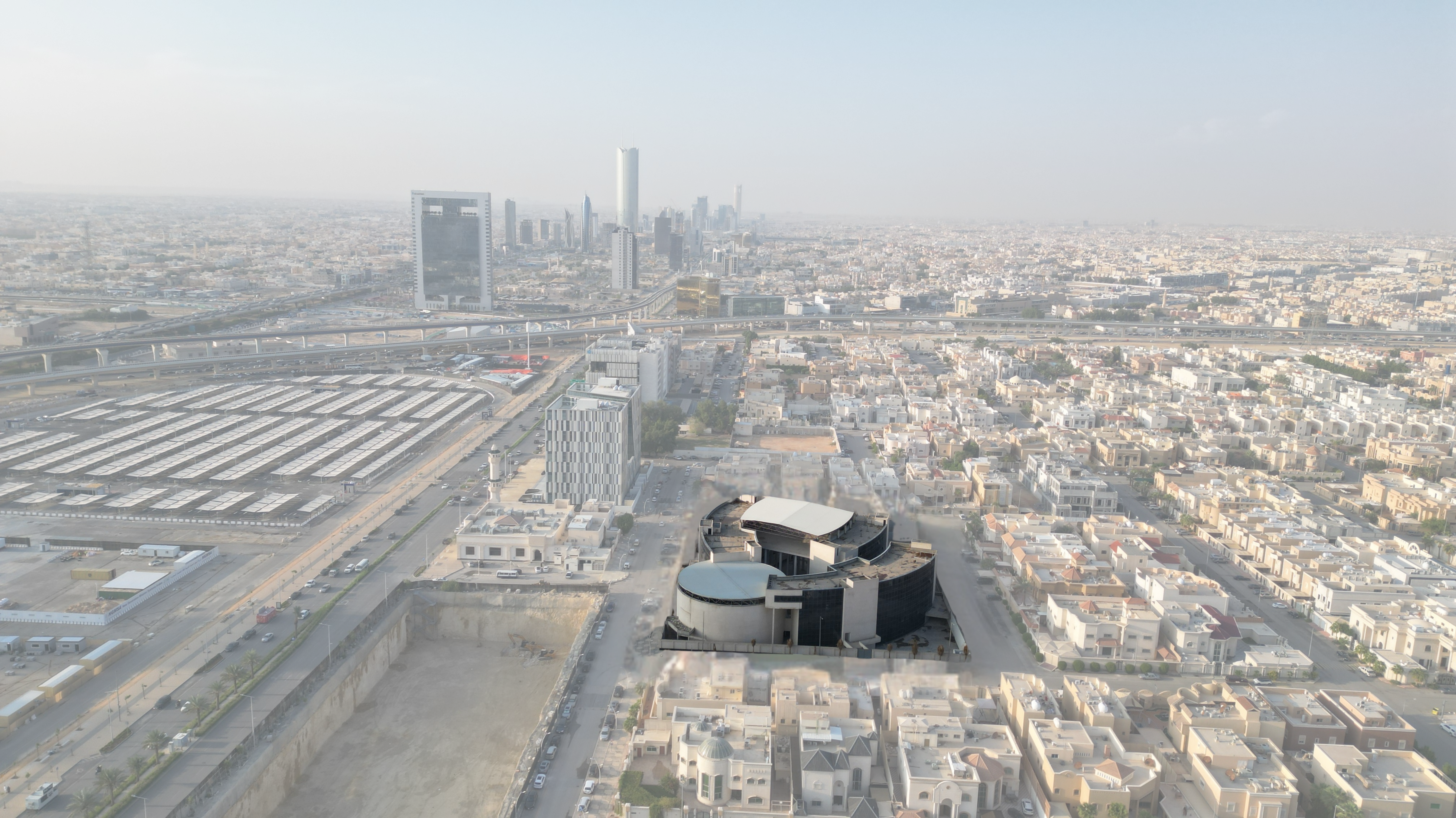 الفصول الدراسية والمعامل